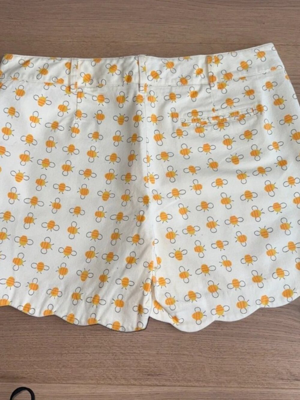 J. McLaughlin Ladies Shorts Size 10 Bumblebee Scalloped Hem